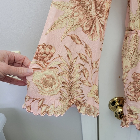 Agua Bendita By Target Women's Romantic Floral Print Bell Sleeve Romper SZ Small - Picture 5 of 15